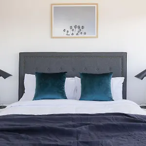 Ridge Apartahotel
