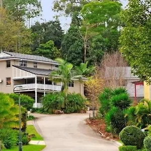 4br Exec Large House Close To Shops,train & Buses Brisbane