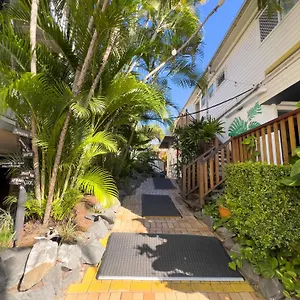 Somewhere To Backpackers Hostal